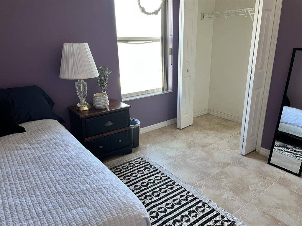 Furnished Room (includes utilities)