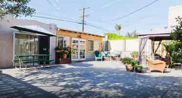 Room+Private Parking Mid City