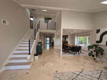 Beautiful room w/ Bathroom + Patio