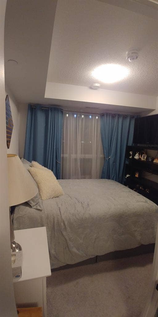 Room for rent in Condo