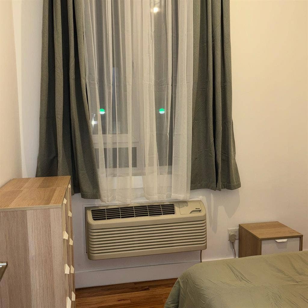 Large room for rent- bedstuy bklyn