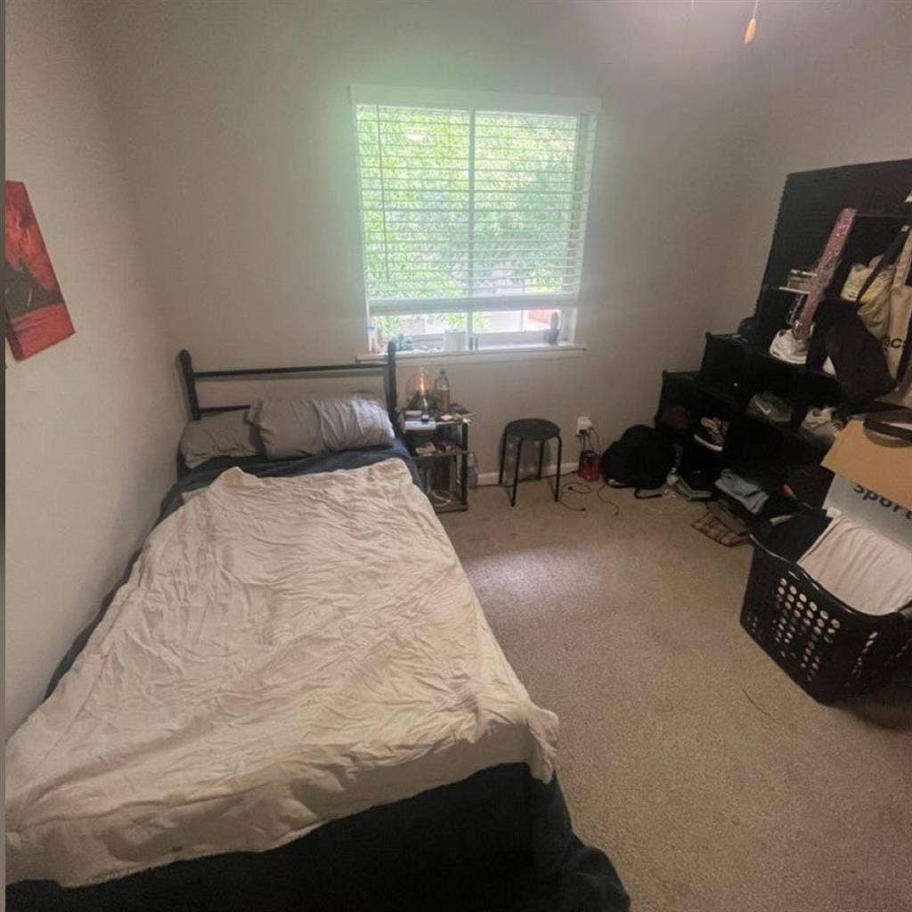 Rent 1 Room in a 3BD 
2BH Apartment