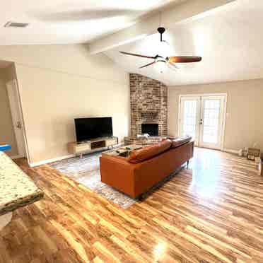 Master Bedroom/Private bathroom