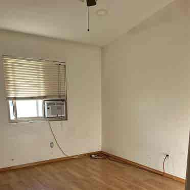 Rent a Large Room/Quiet Cul De Sac