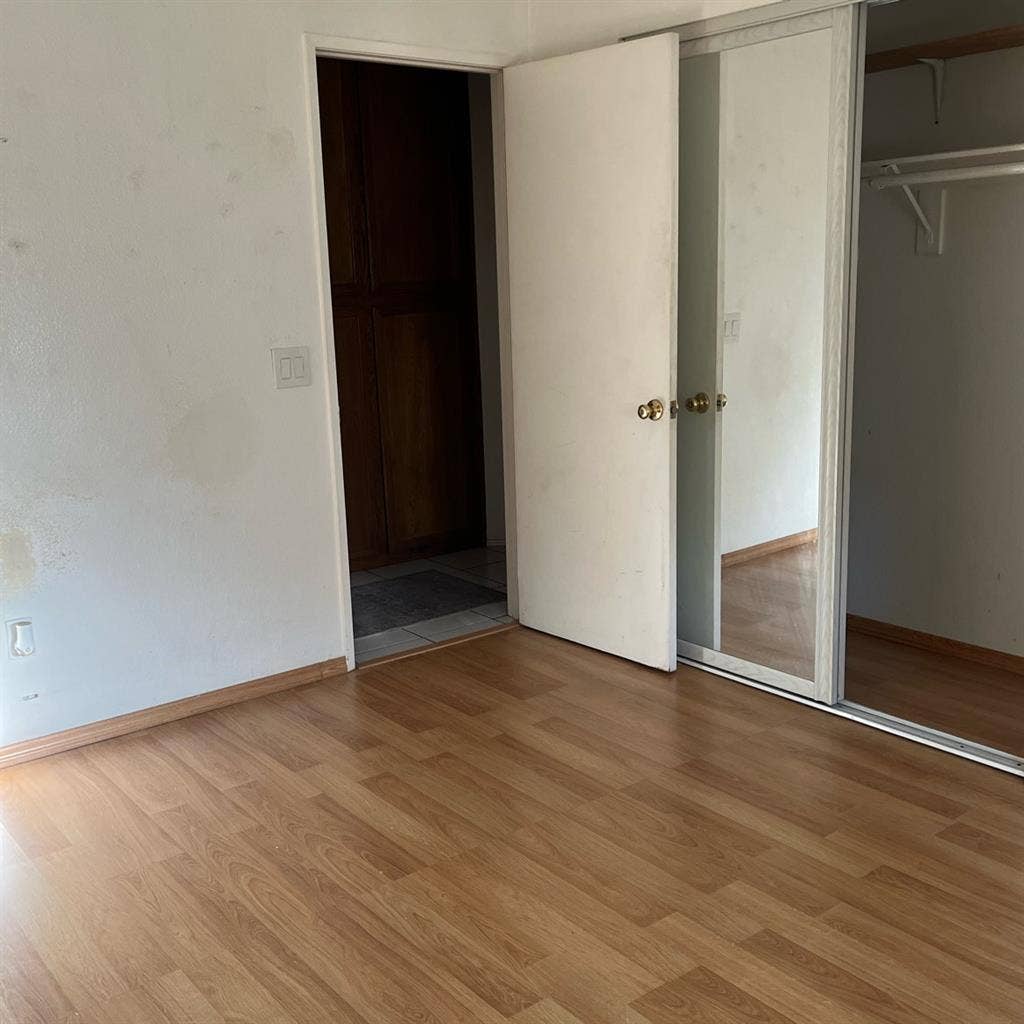 Rent a Large Room/Quiet Cul De Sac