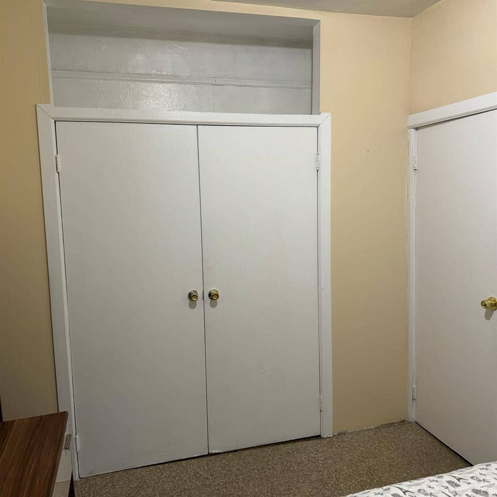 1br for rent. Shared bath/kitchen