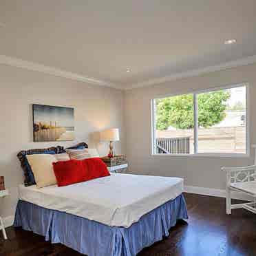 Lovely room in a shared house