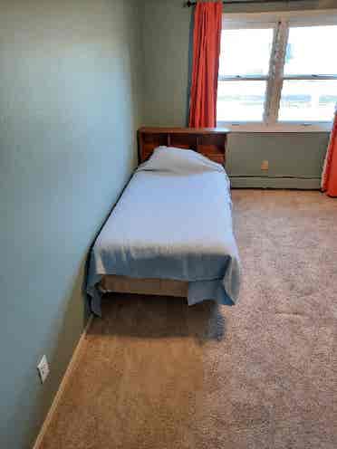 Bedroom for Rent in Roseville Condo