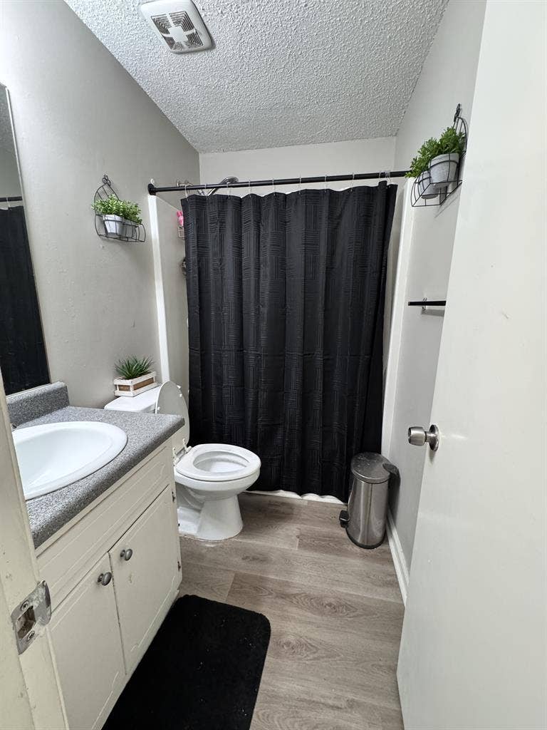 One Room with bathroom 4 rent