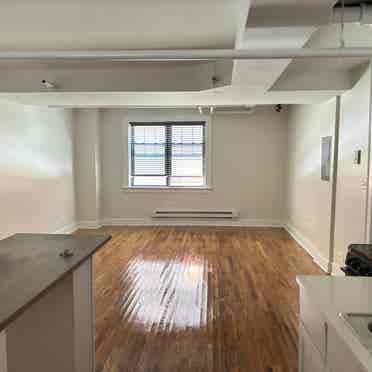 Studio apartment in uptown