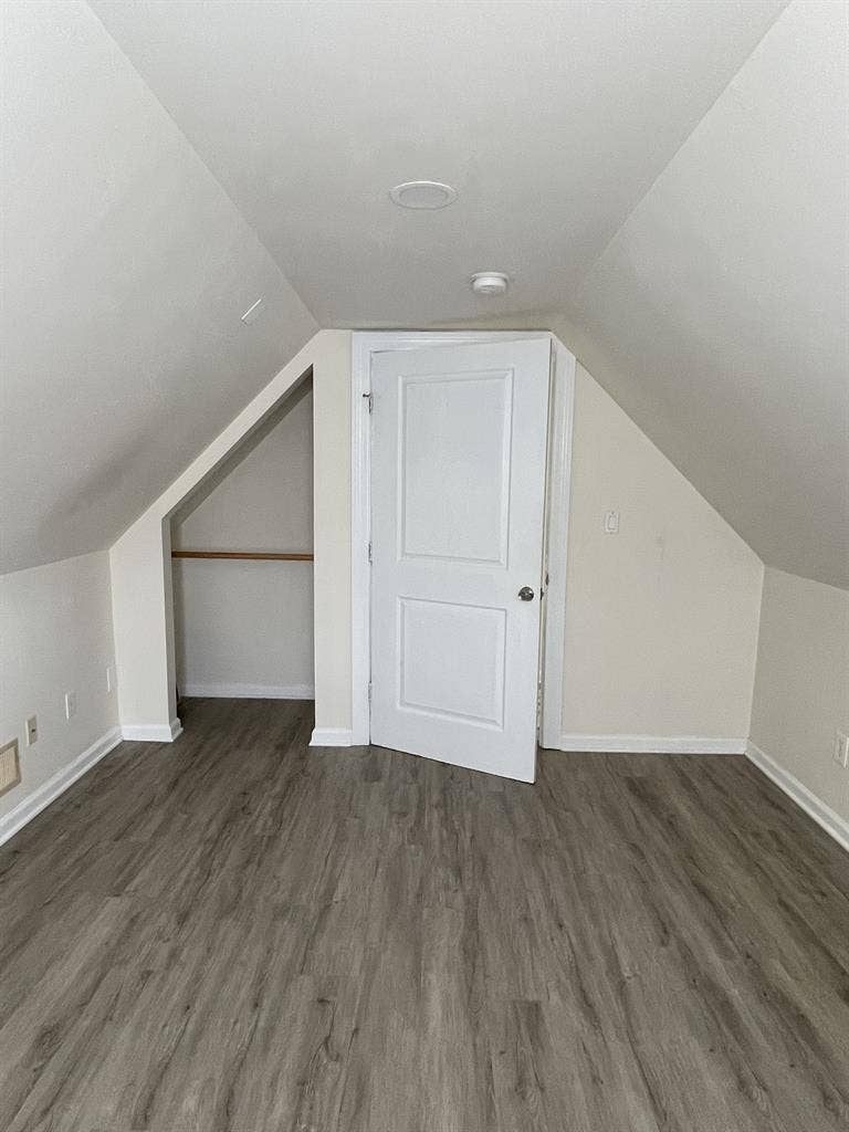 Looking for Roommate: ANNUAL Rental