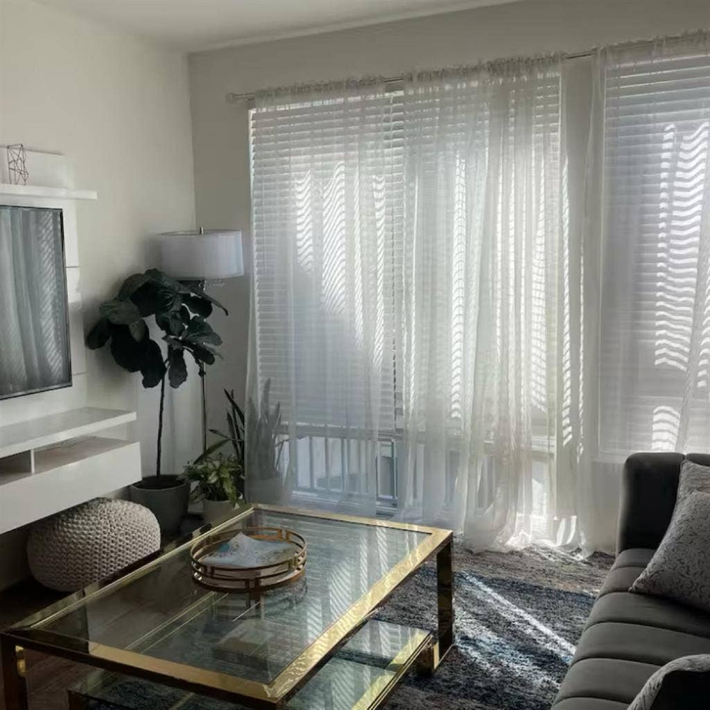 Room for Rent Furnished Canoga Park