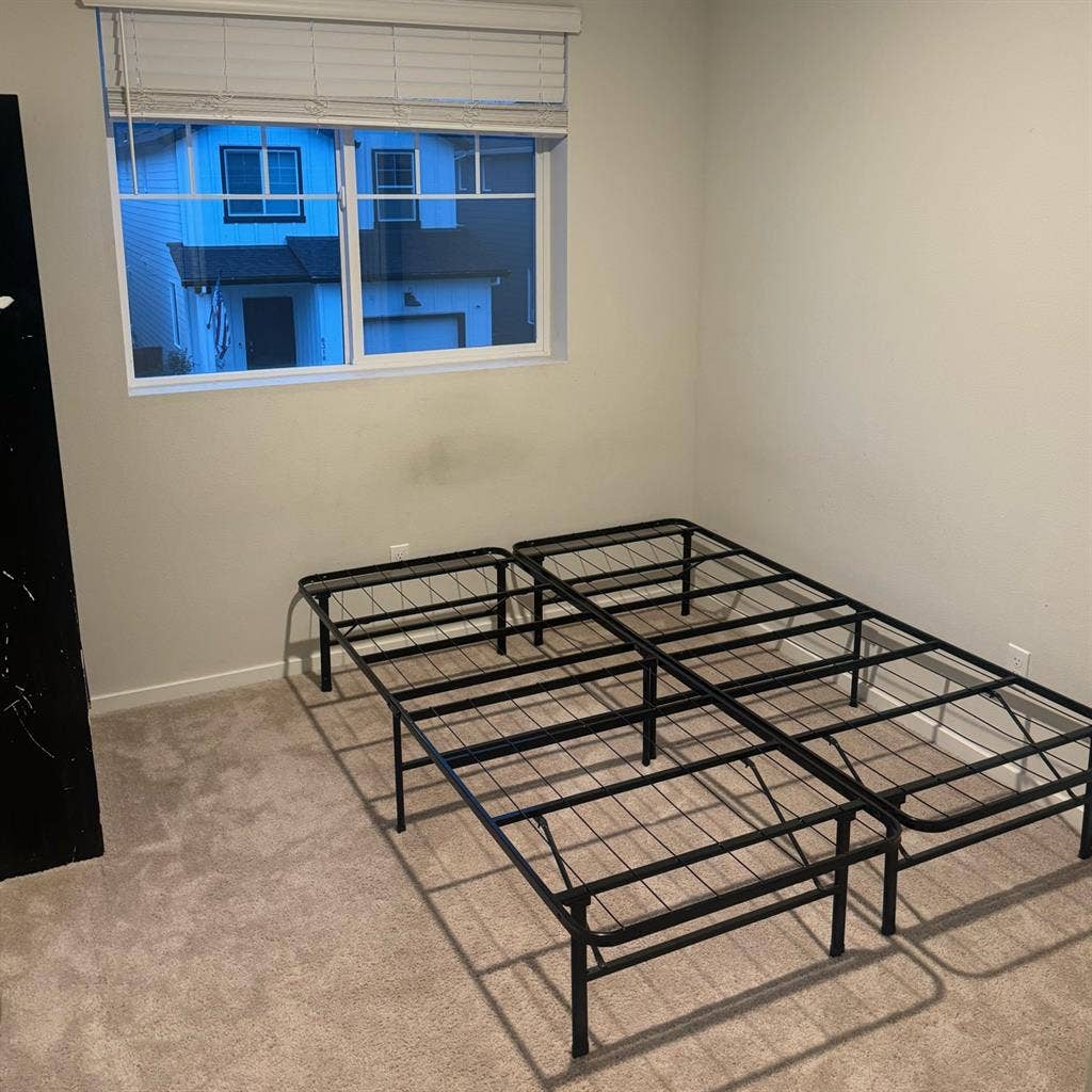 Vancouver Room for Rent - $