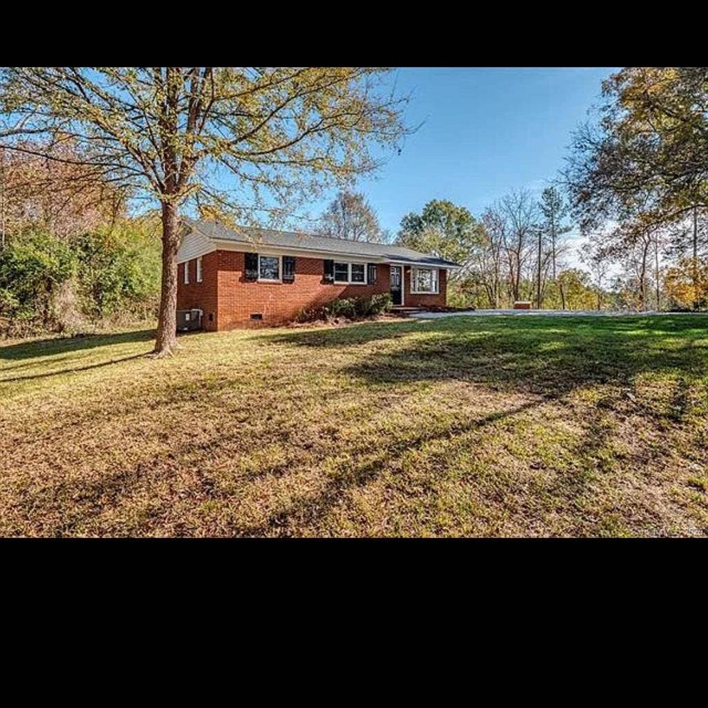 2122 Boxcar Road
