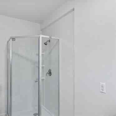 Master Bedroom / Bathroom for rent
