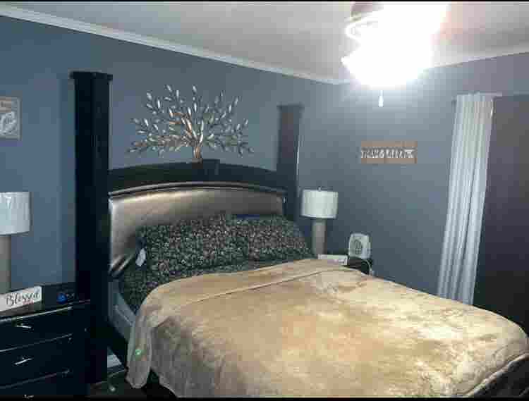 Offering room for Rent