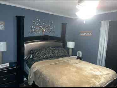 Offering room for Rent