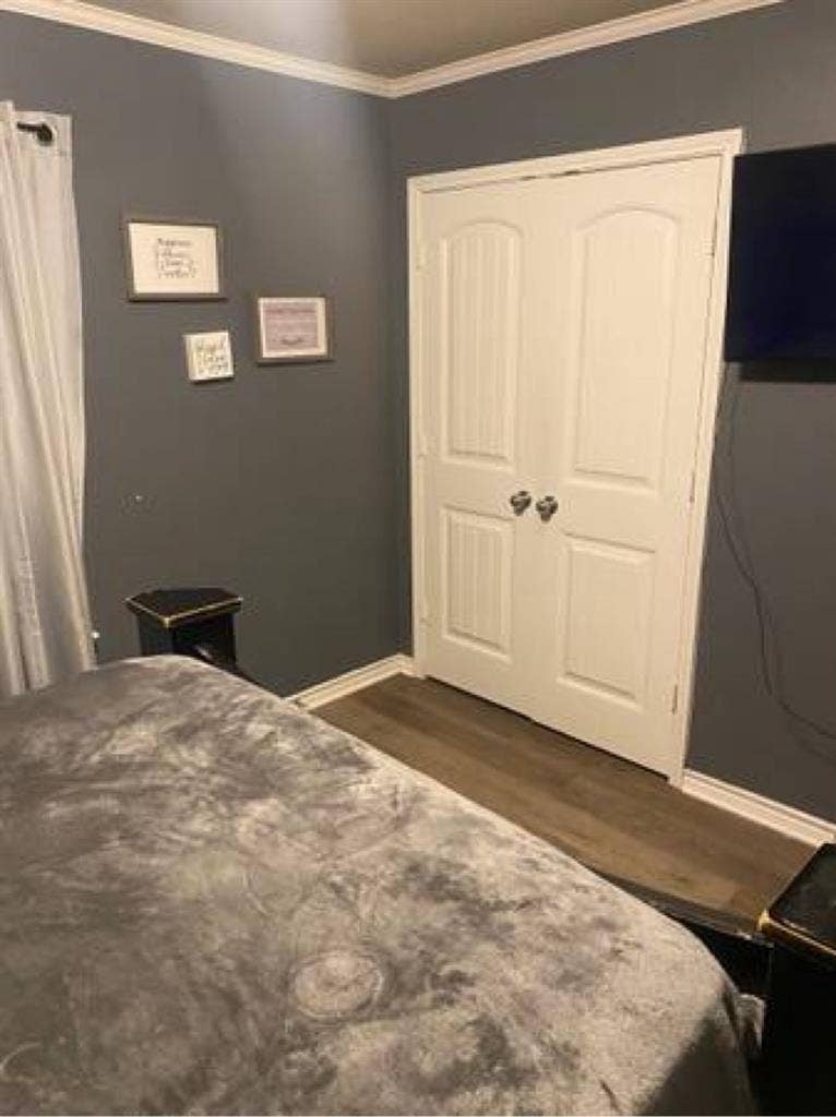 Offering room for Rent
