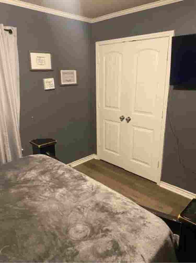 Offering room for Rent