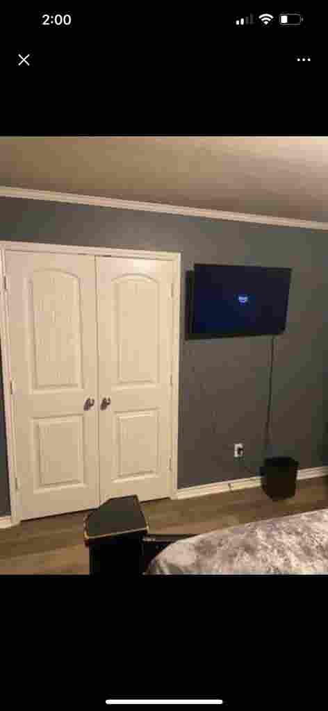 Offering room for Rent