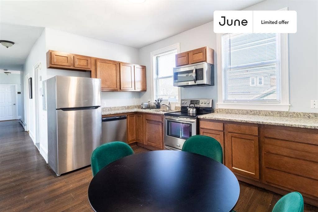 4 BR in Boston