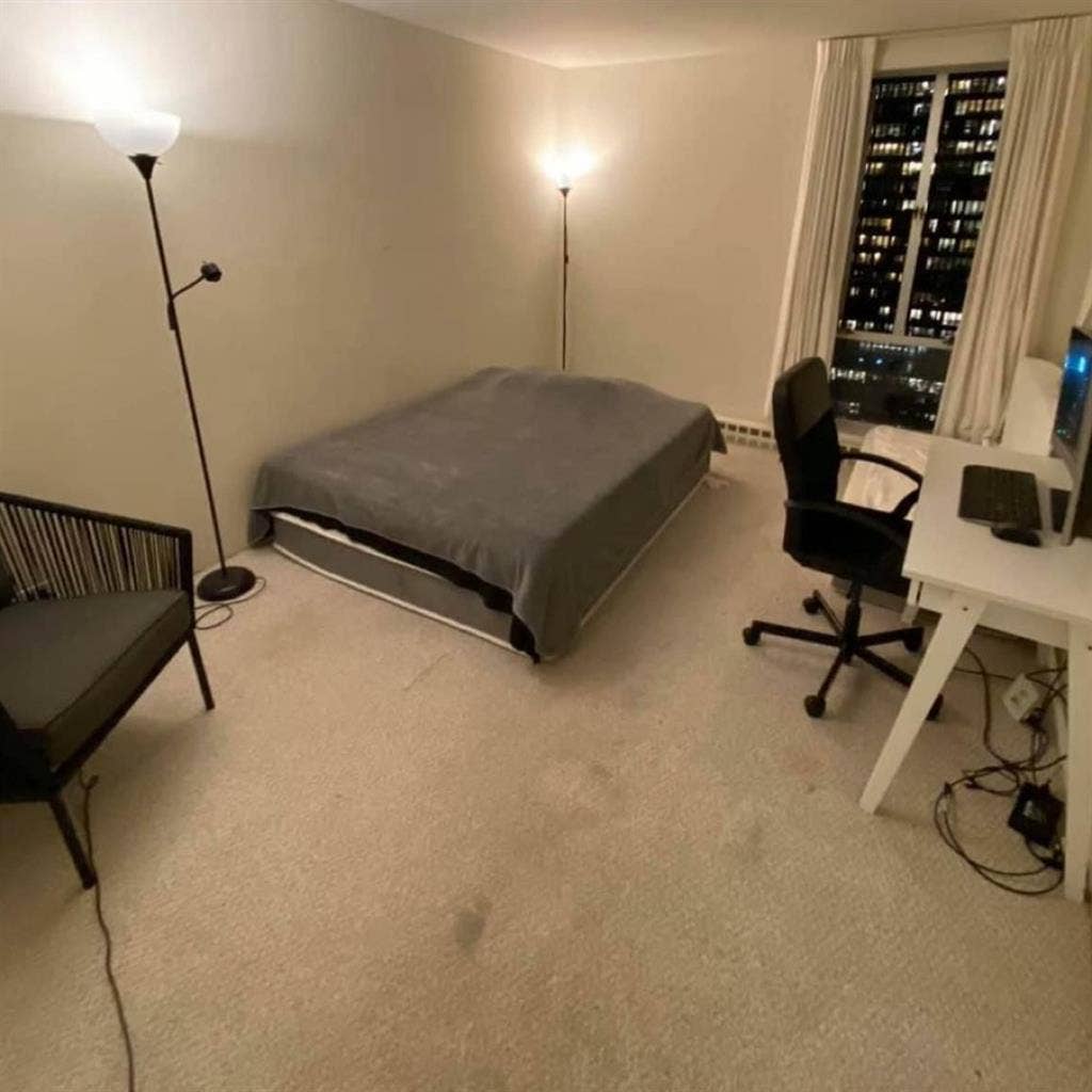 Spacious room in FiDi