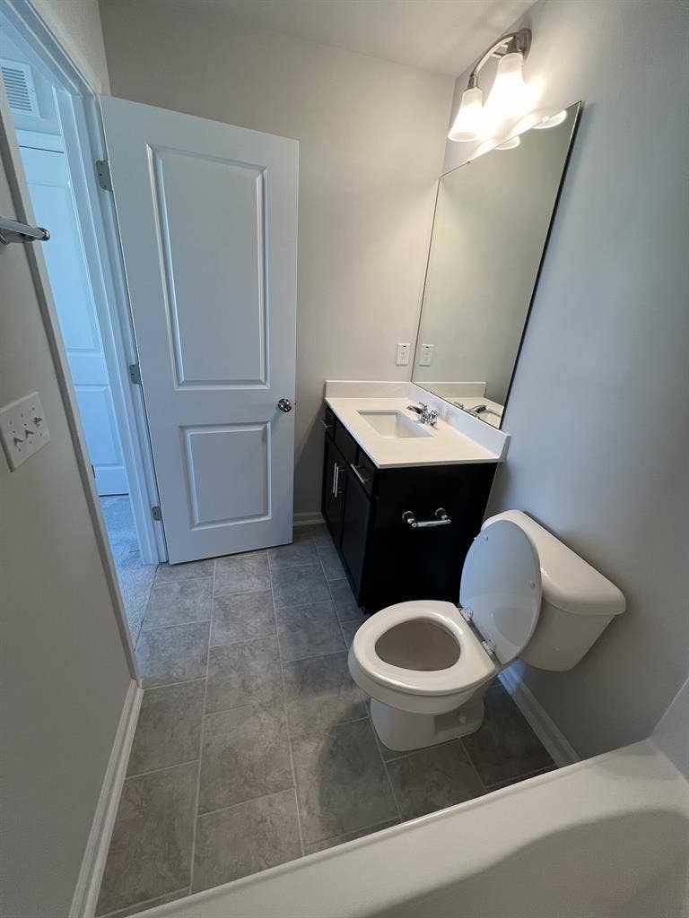 1 Bedroom with private bathroom