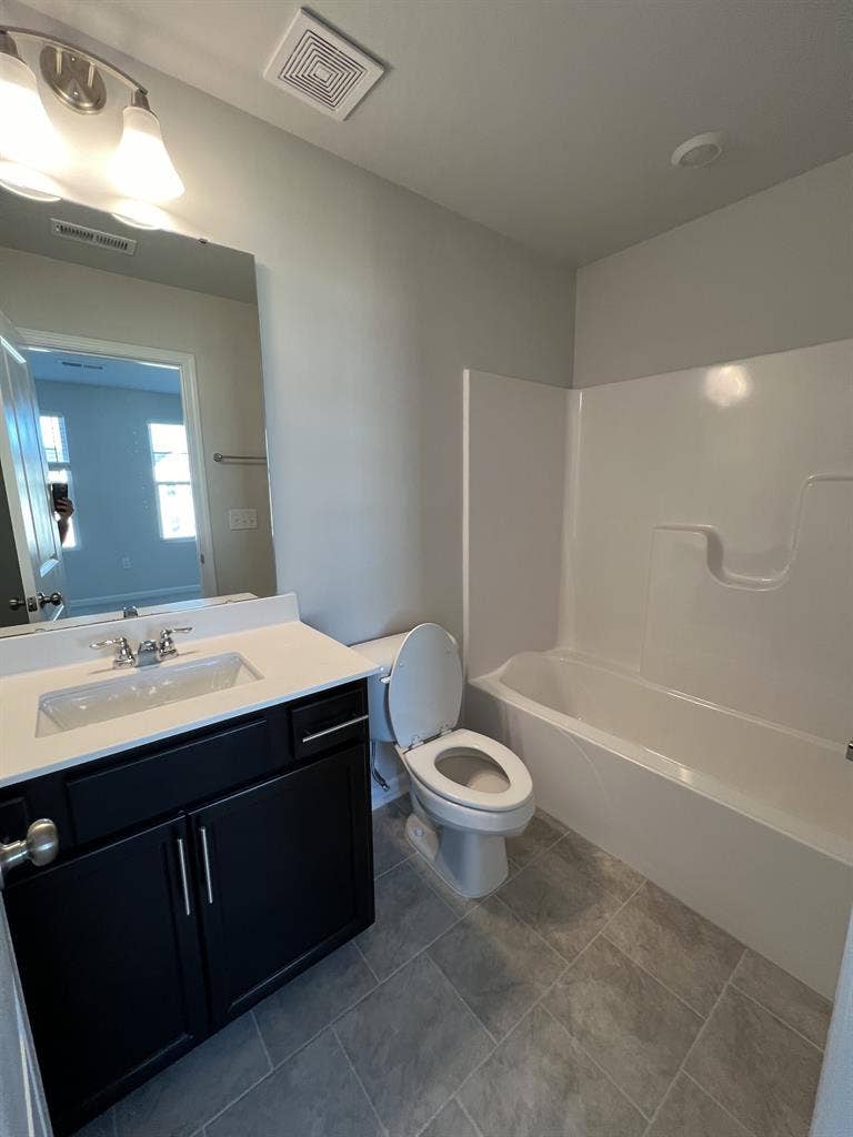 1 Bedroom with private bathroom