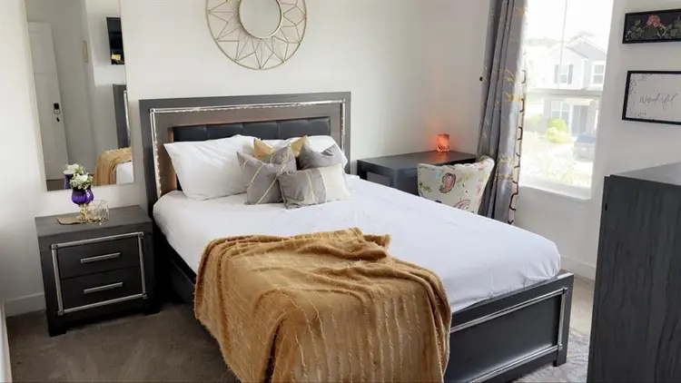 Fully furnished room with Queen bed