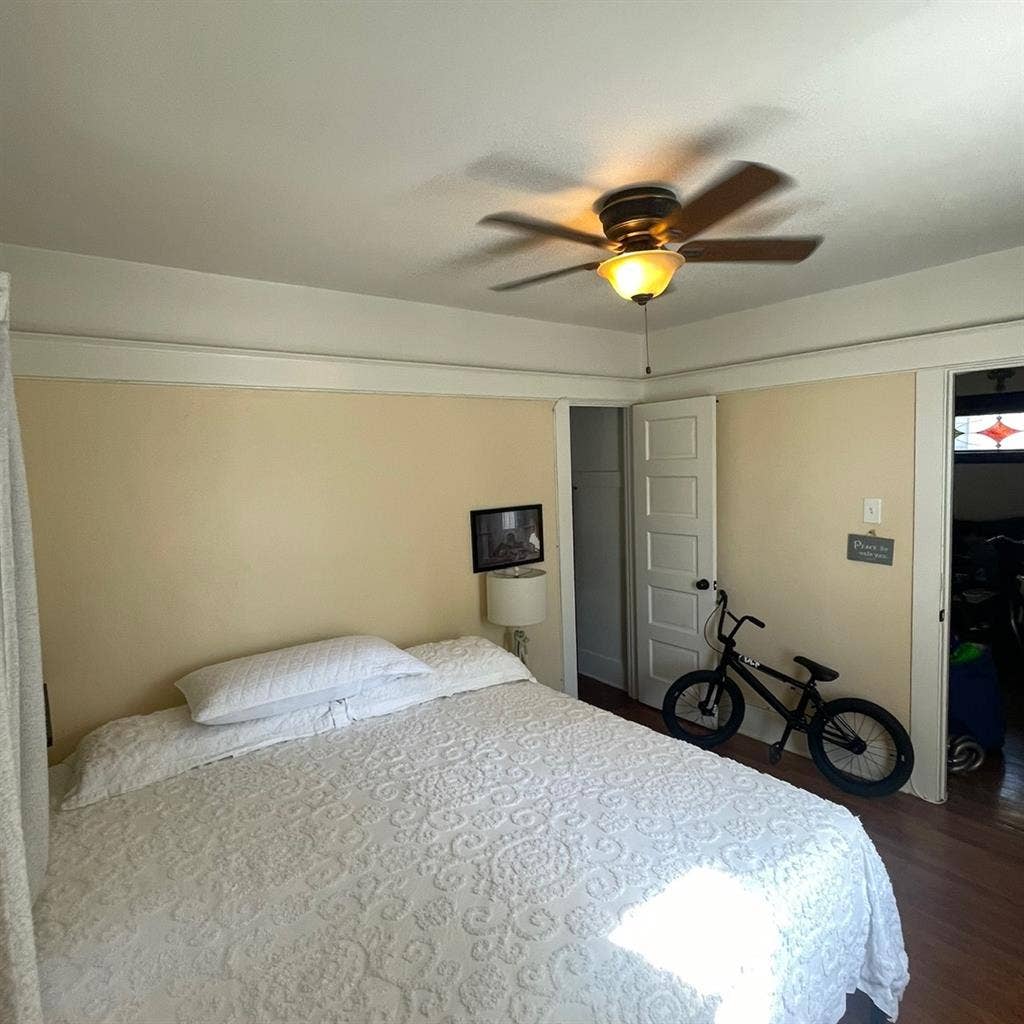 $
 ROOM FOR RENT UTILITIES INCL