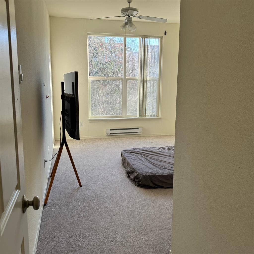 B 
sublease in redmond downtown