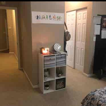 Looking for roommate