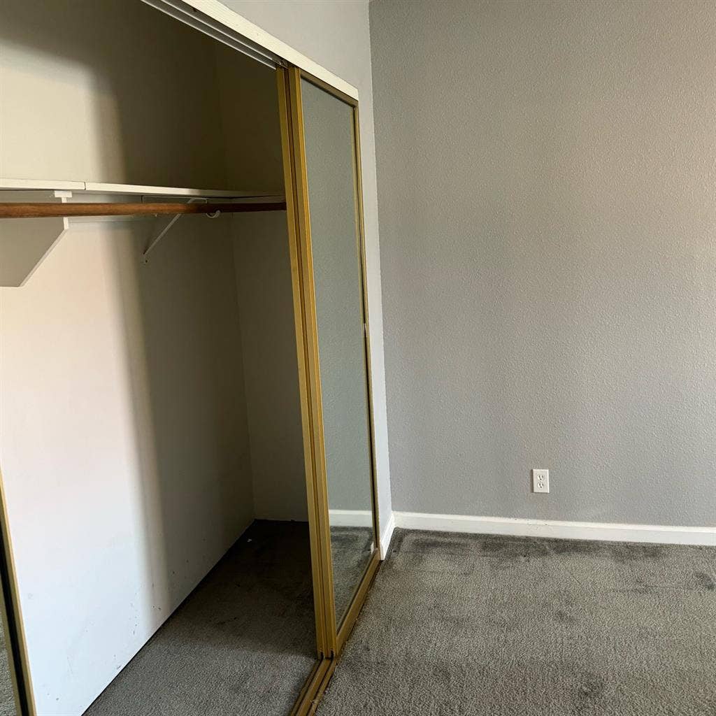 Room for rent with private bathroom