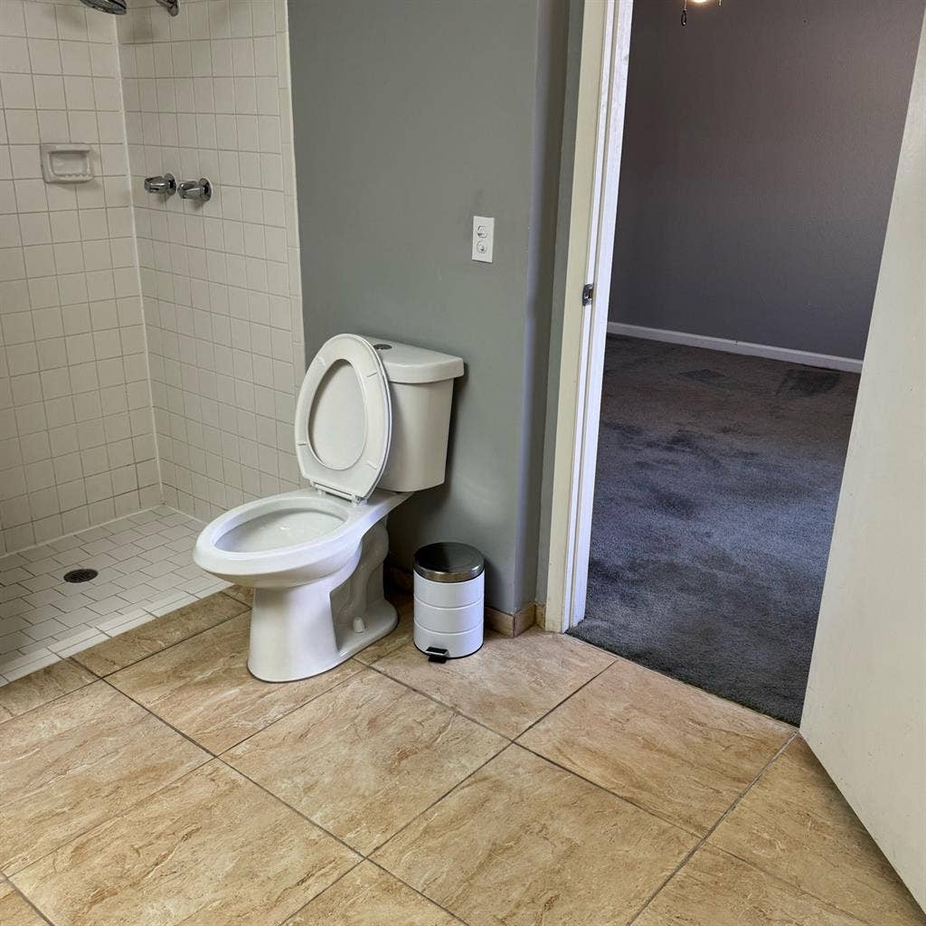 Room for rent with private bathroom