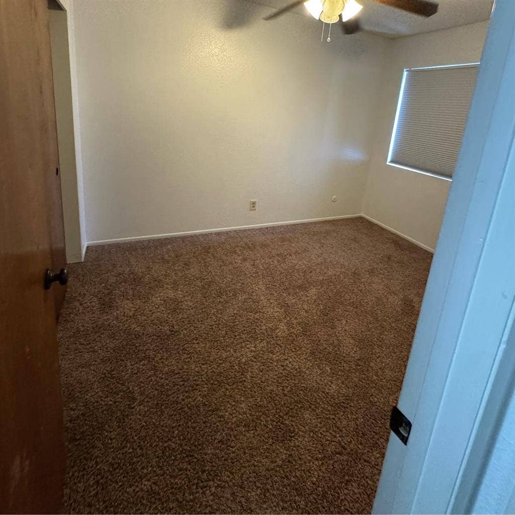 Room for rent in Condo