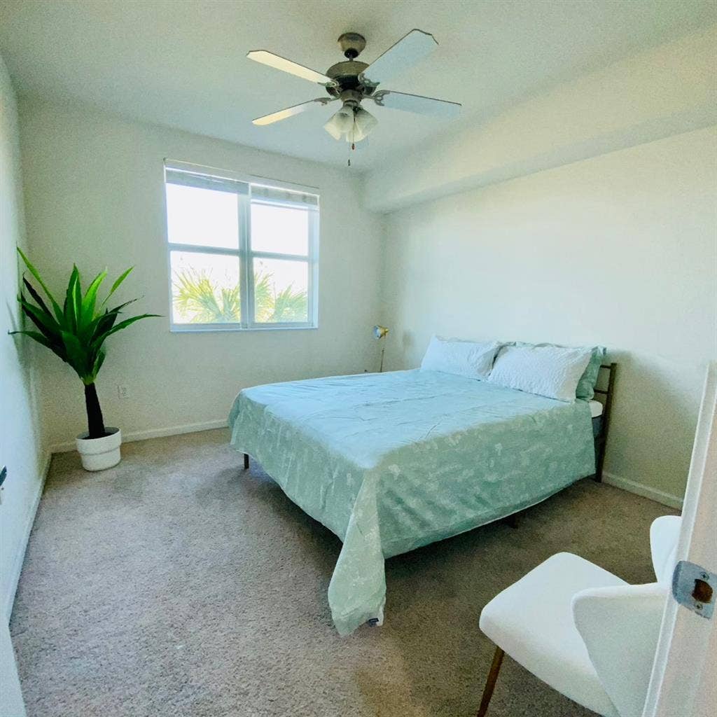 Fort Lauderdale - Room For Rent ✅