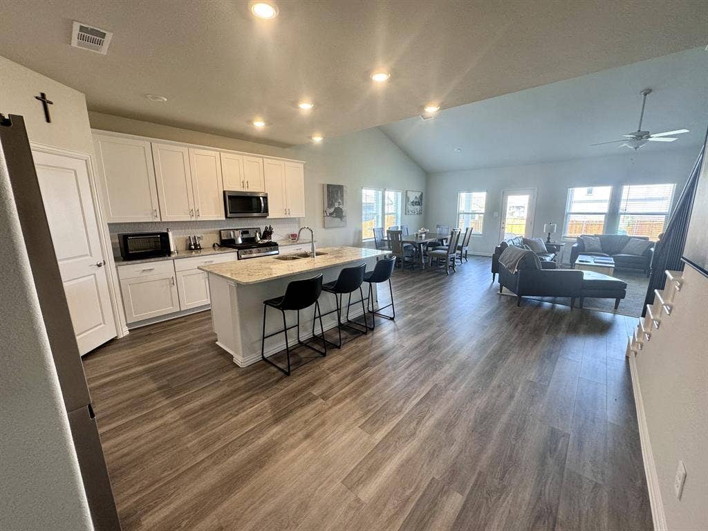 3 Rooms for Rent in Fort Worth