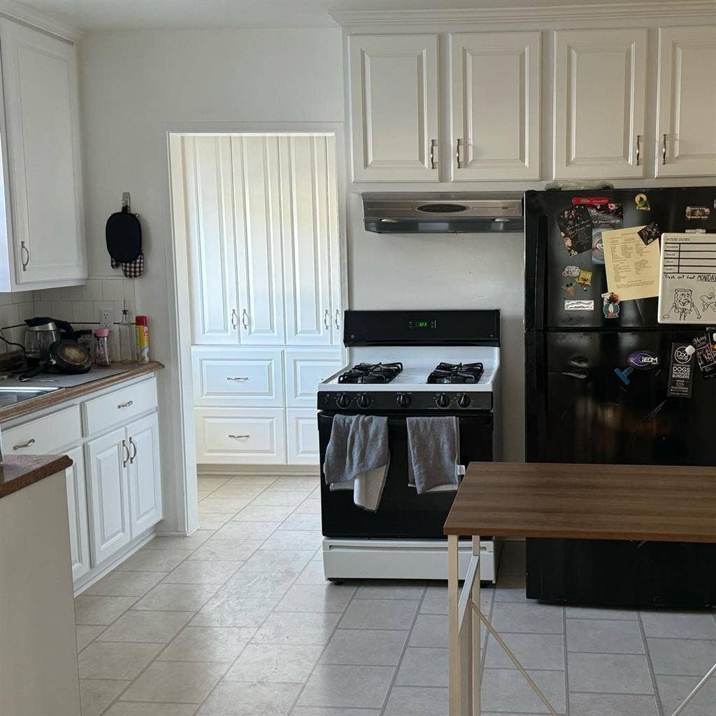 Room for Rent in Burbank - $/mo