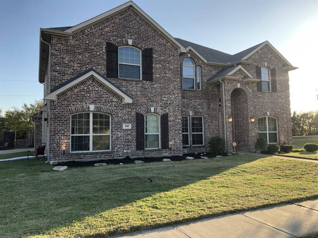 Desoto 1 or Mesquite 3 rooms open