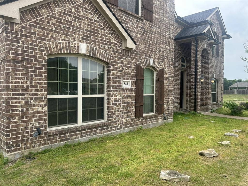 Desoto 1 or Mesquite 3 rooms open