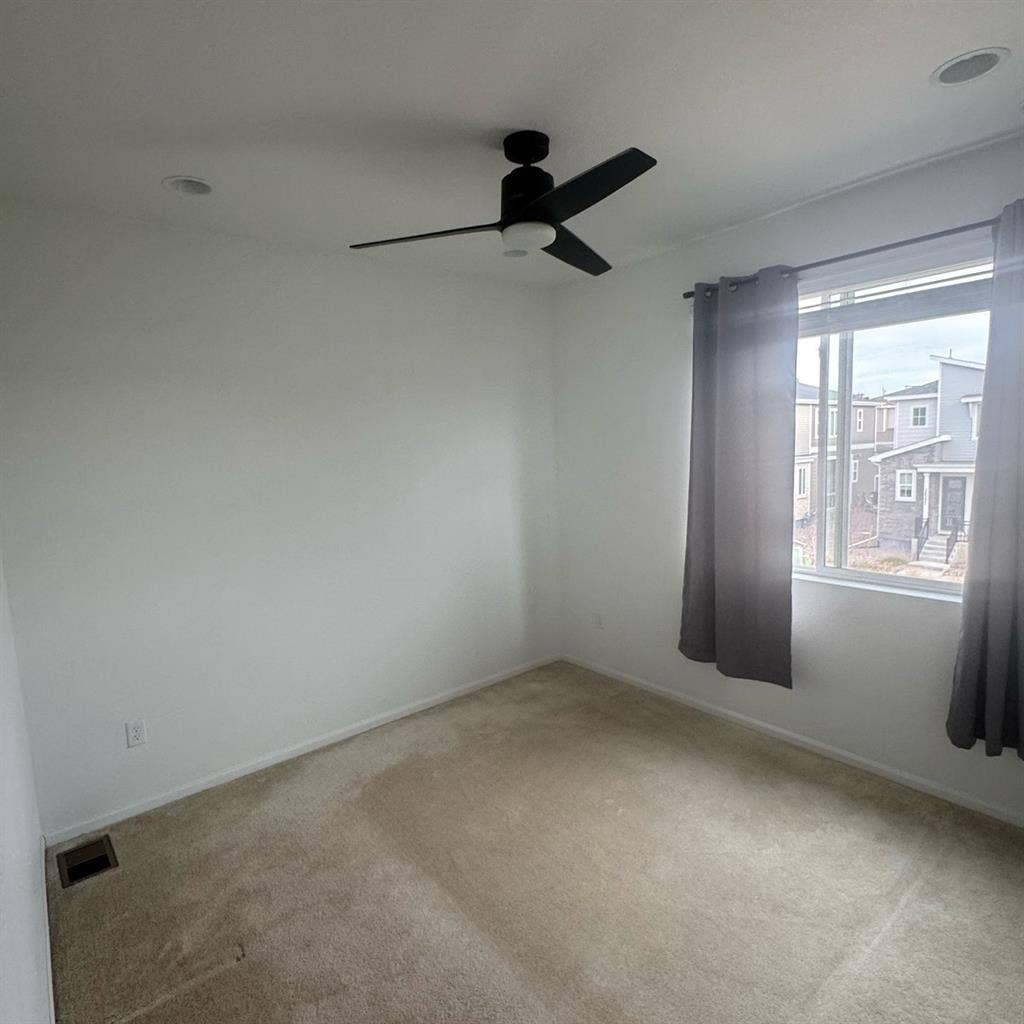 Room for Rent near DIA