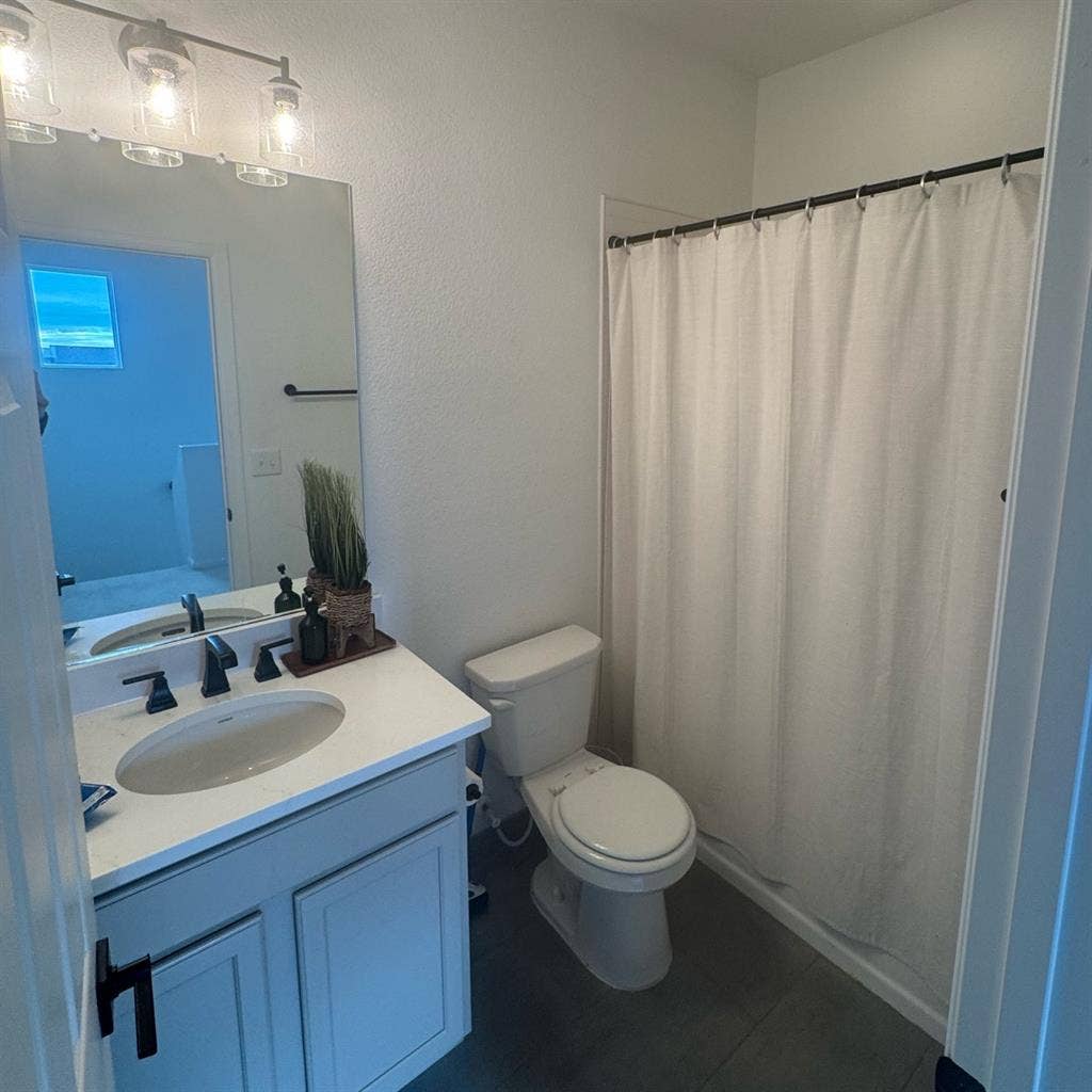 Room for Rent near DIA