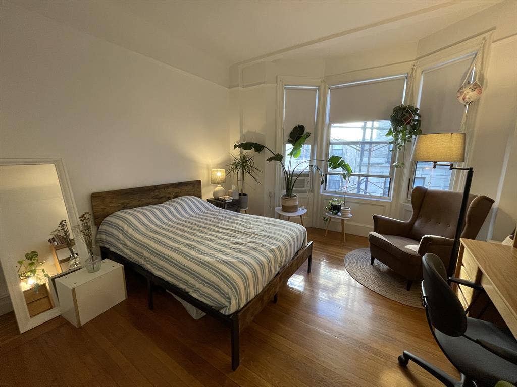 Spacious private ROOM near Columbia