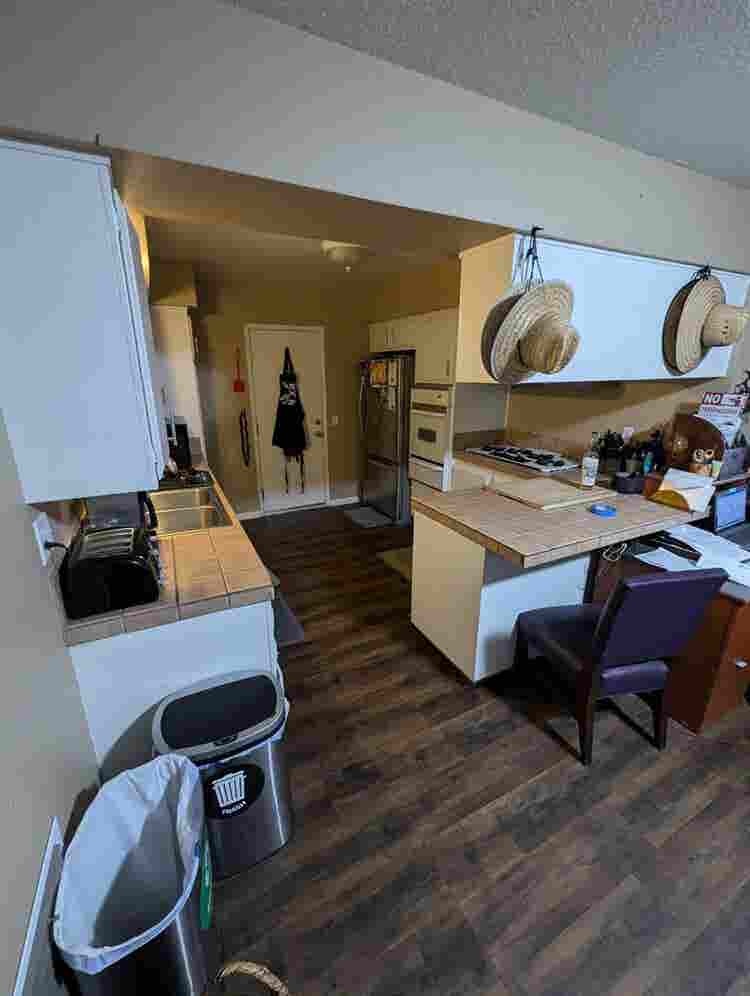 Large room/large closet/Utl. Inc.