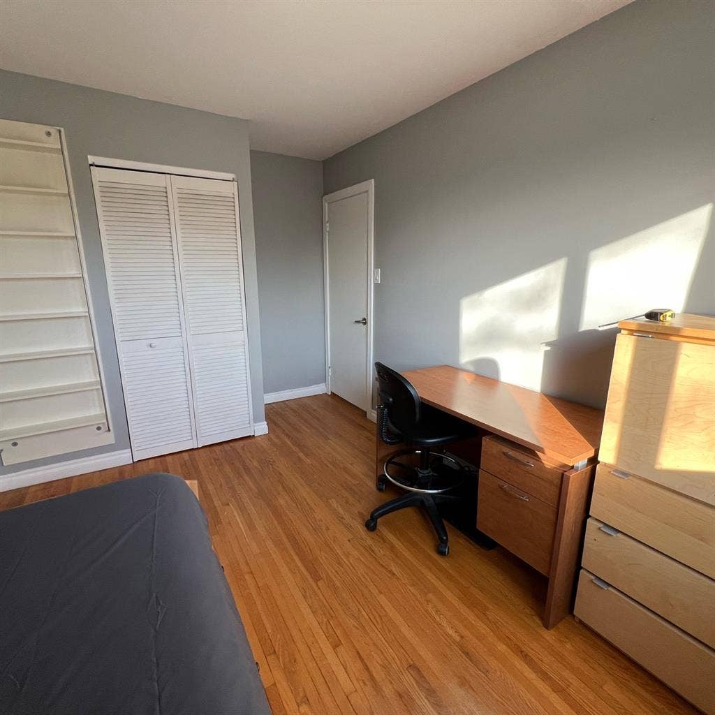 Room for rent in greenfield park