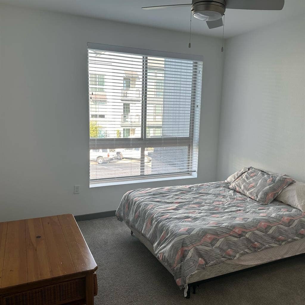 Room Available (flexible w/rent)