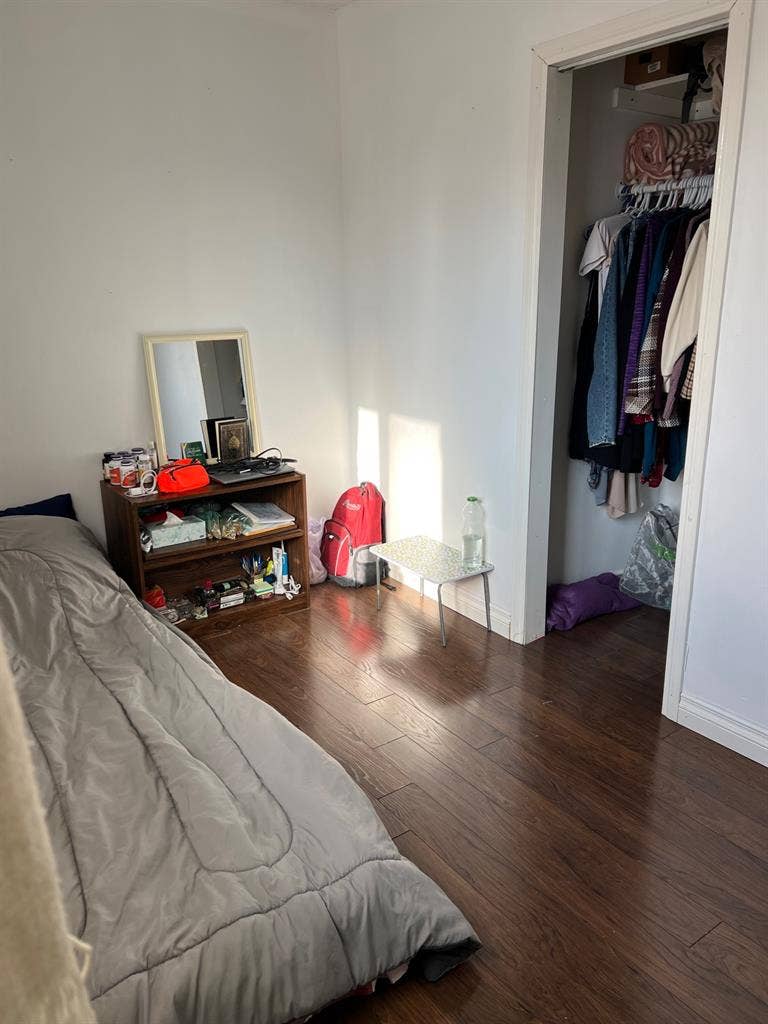 One Bedroom (Female only) near UofM