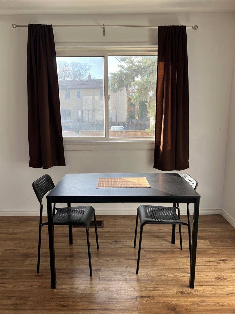 One Bedroom (Female only) near UofM