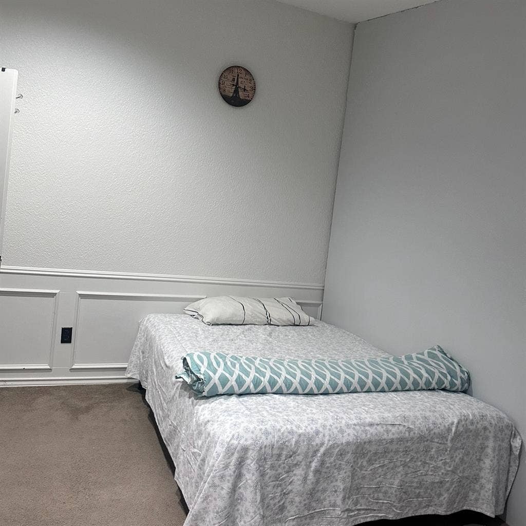 Separate entry and exit rental room