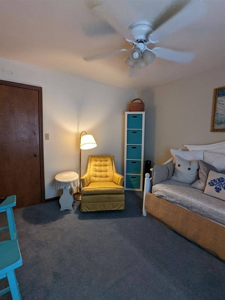 Rooms for Rent in W Como - CLEAN